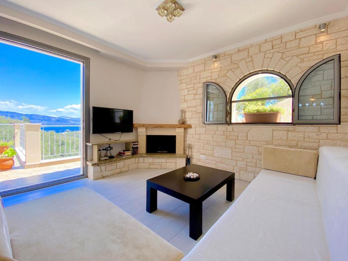 Villa Luxury With Heatable Private Pool By Dadovillas Kalámi