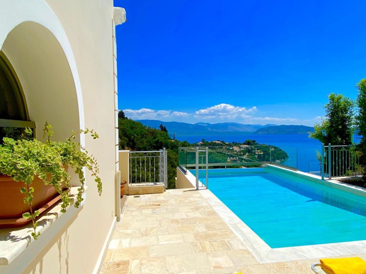 Villa Luxury With Heatable Private Pool By Dadovillas Kalámi